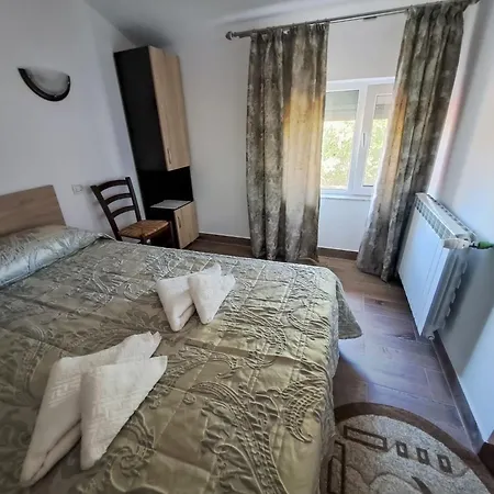 Casa Livia Affittacamere Două Mai